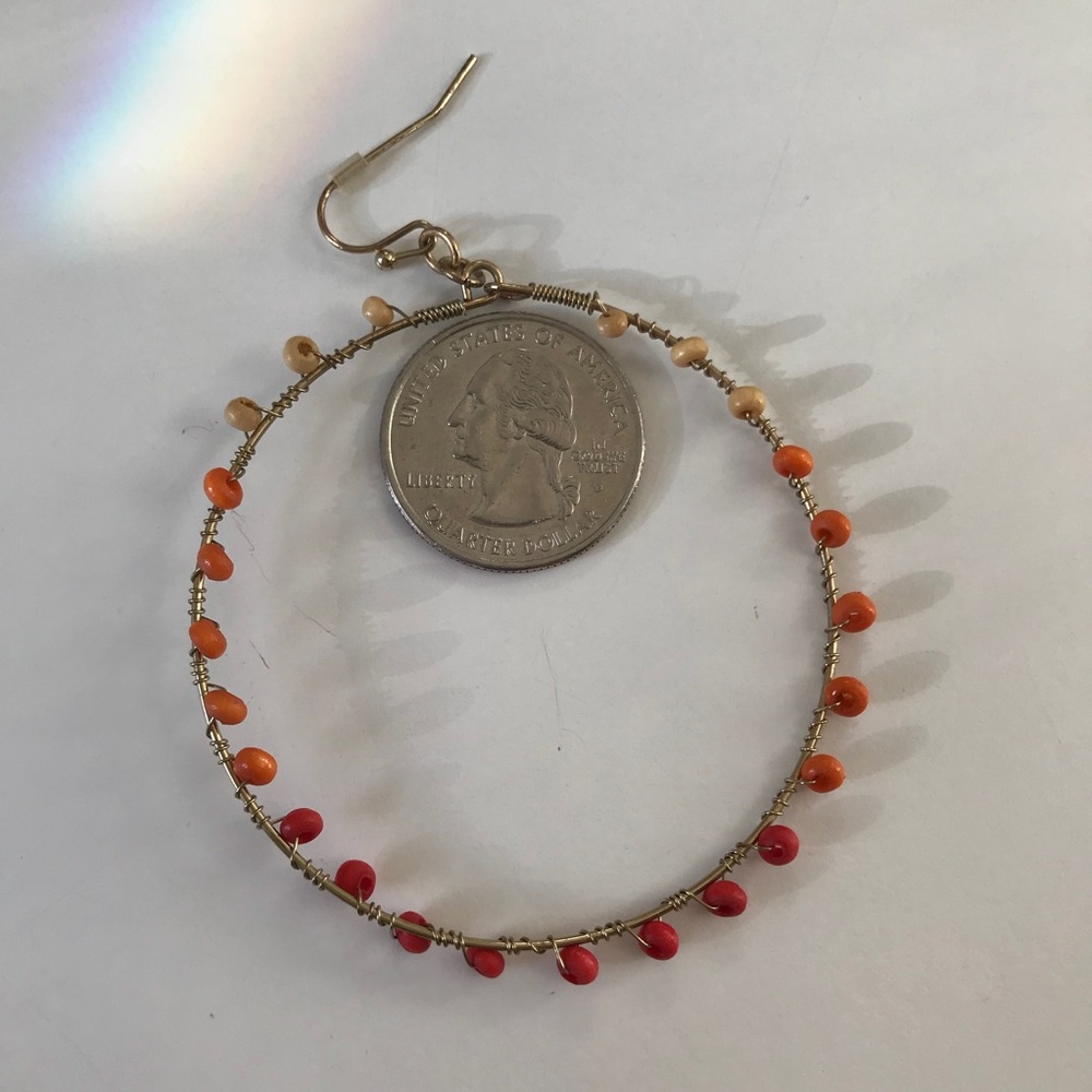 🌅Hoop earrings with a splash of color! 🌅 - Picture 4 of 6